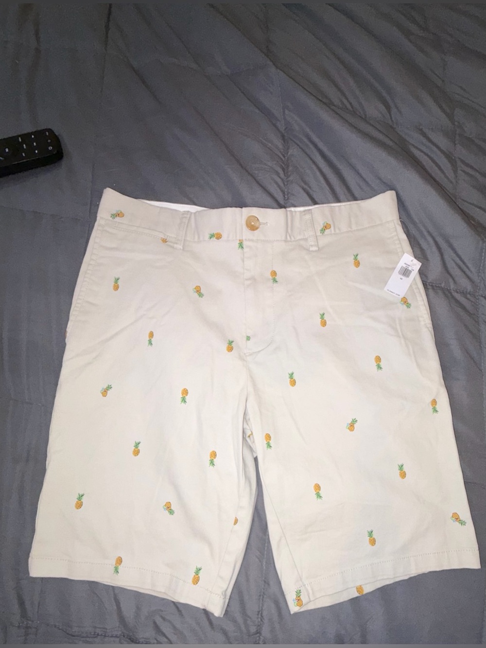 Old Navy Ultimate Slim Built-In Flex Pineapple Print Chino Shorts Men's 32 NWT